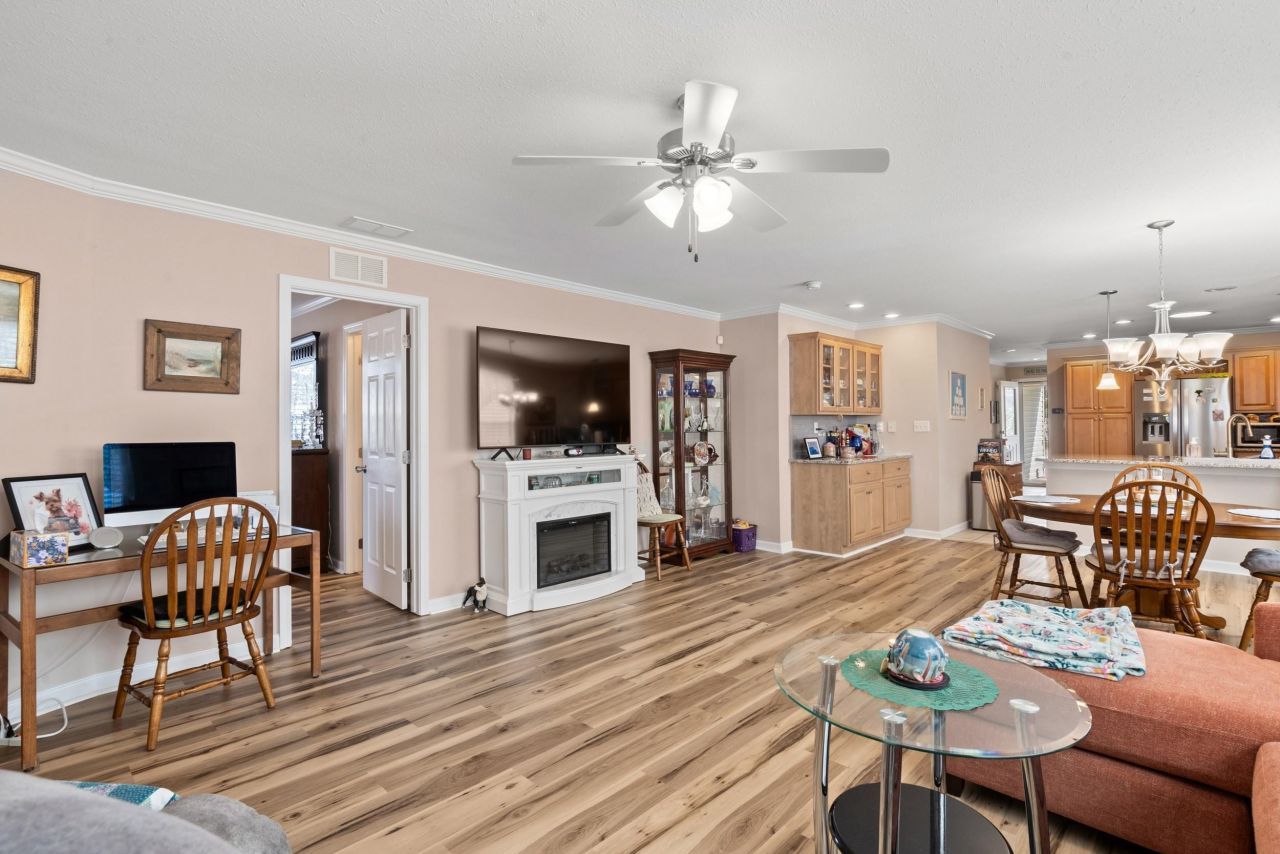 246 Lakeside Crossing Dr. Photo 16