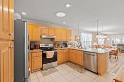 246 Lakeside Crossing Dr. photo 4