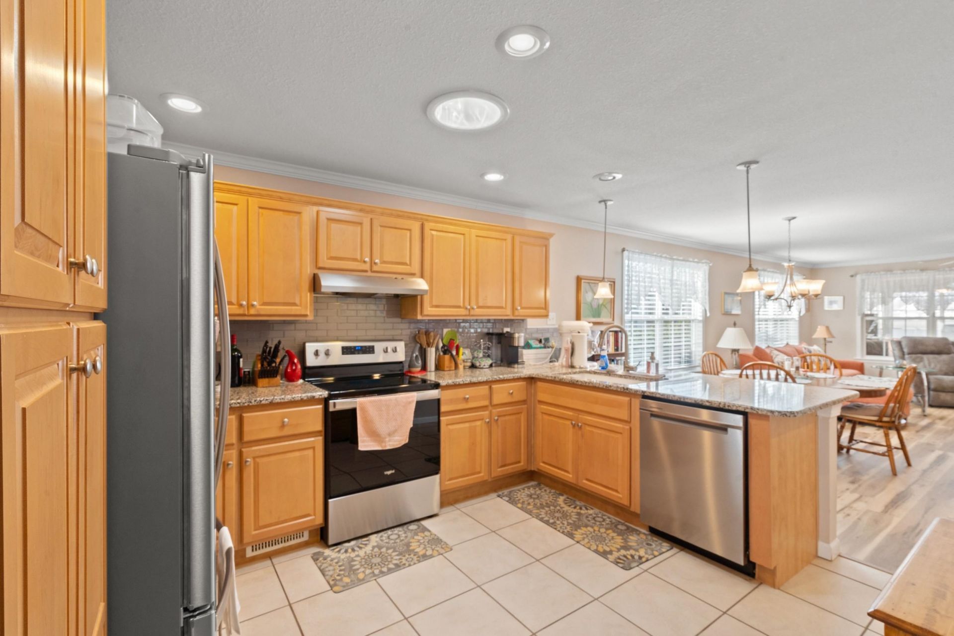 246 Lakeside Crossing Dr. Photo 4
