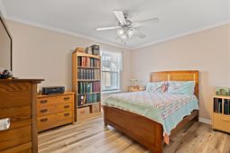 246 Lakeside Crossing Dr. photo 4