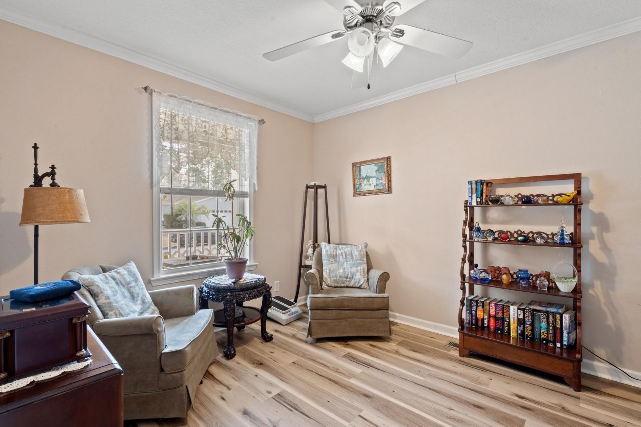 246 Lakeside Crossing Dr. Photo 4