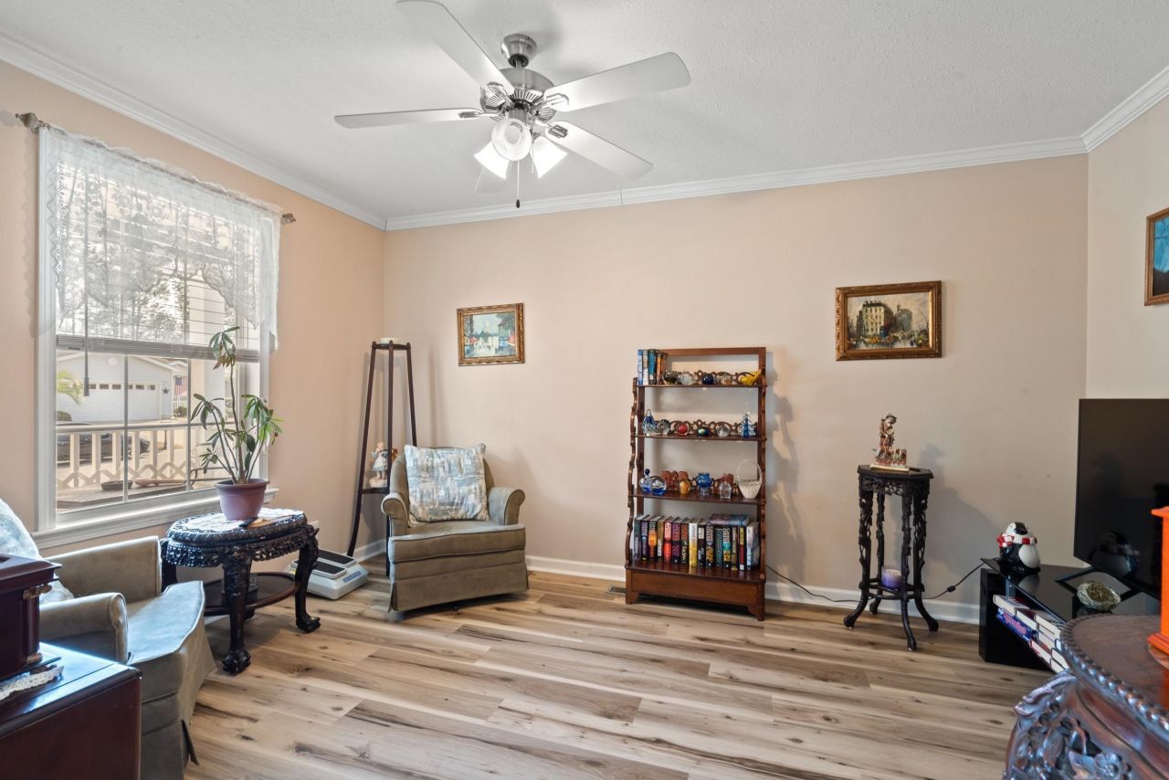 246 Lakeside Crossing Dr. Photo 5