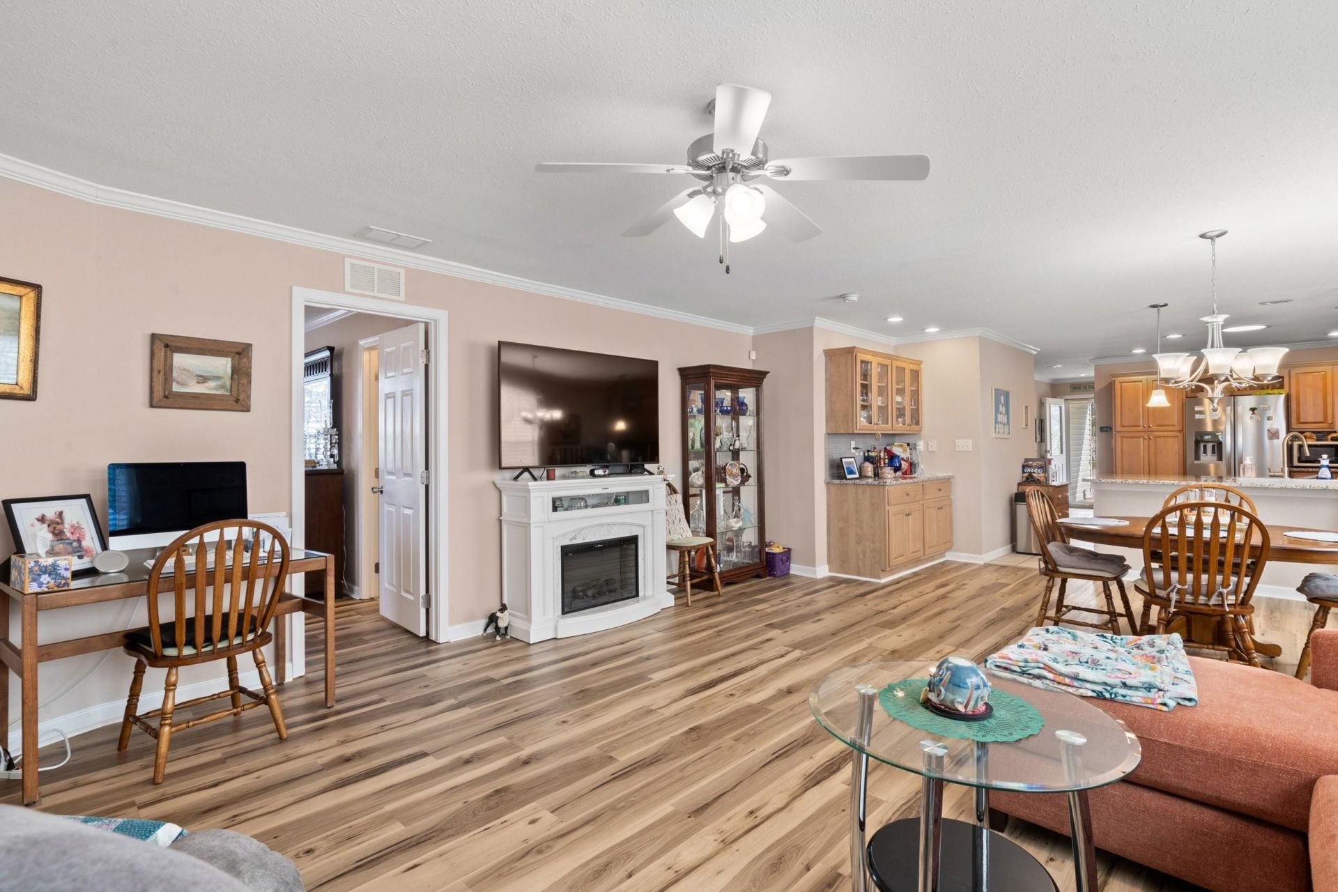 246 Lakeside Crossing Dr. Photo 7
