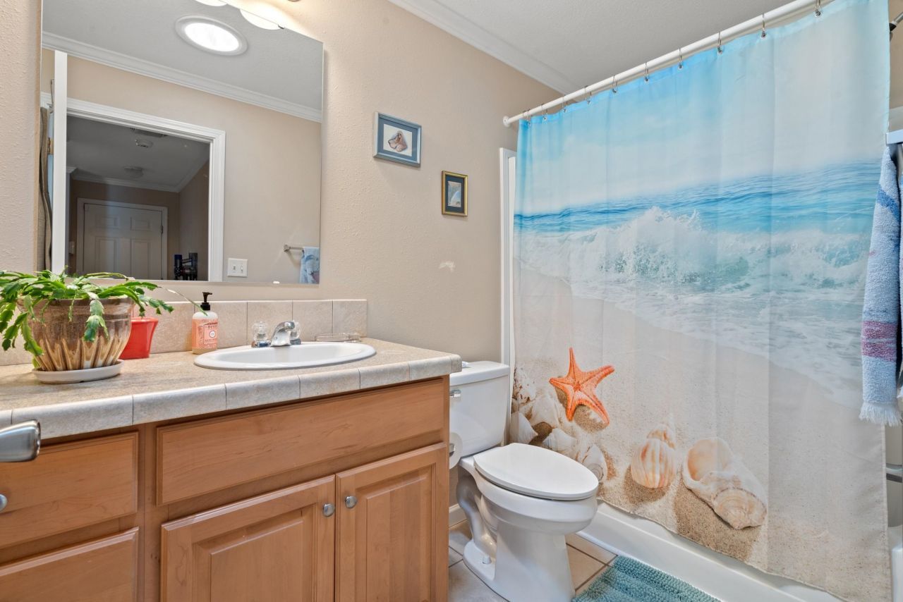 246 Lakeside Crossing Dr. Photo 7