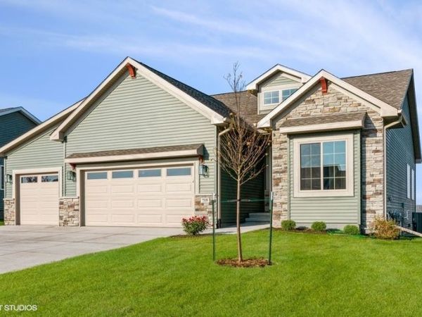 1020 Linden Lane, Ely, IA 52227