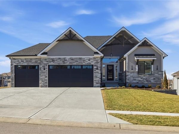 17556 Acton Street, Stilwell, KS 66085