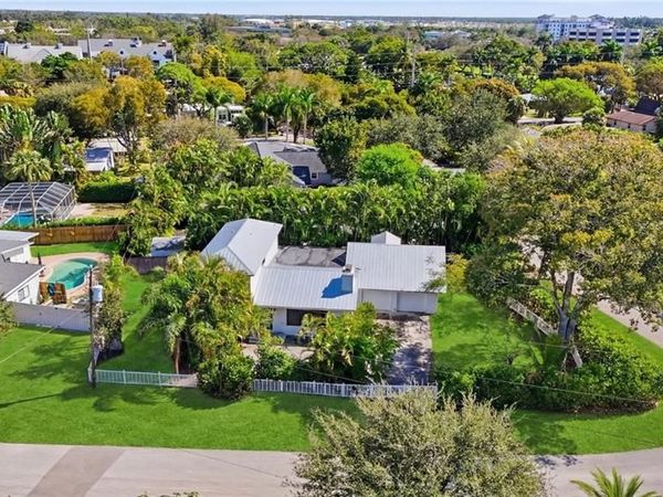 1260 Forest AVE, NAPLES, FL 34102