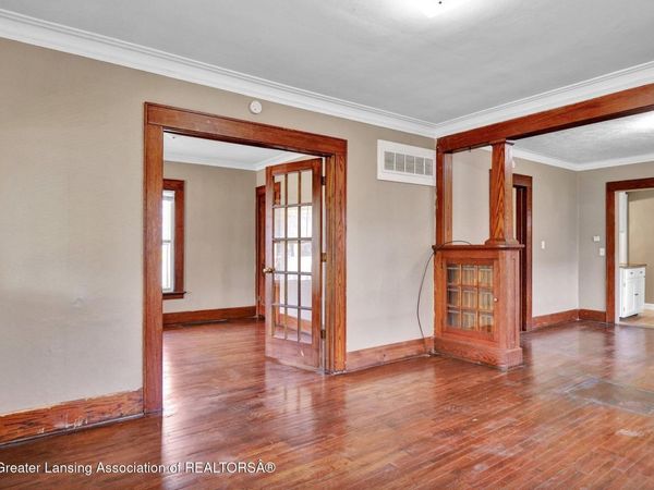 1624 W Willow Street, Lansing, MI 48915