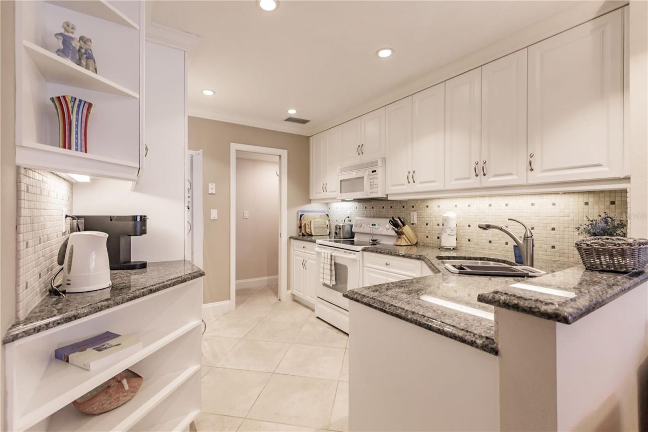 6052 W Peppertree Way, Unit 235B, Sarasota, FL 34242 Photo