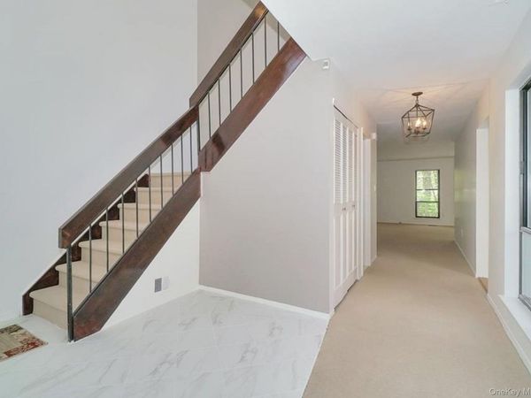 277 Vista Drive, Jericho, NY 11753