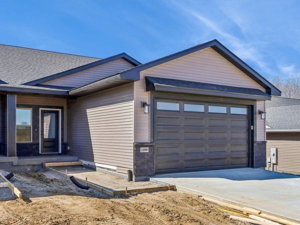 1100 Switchgrass Lane, Ely, IA 52227