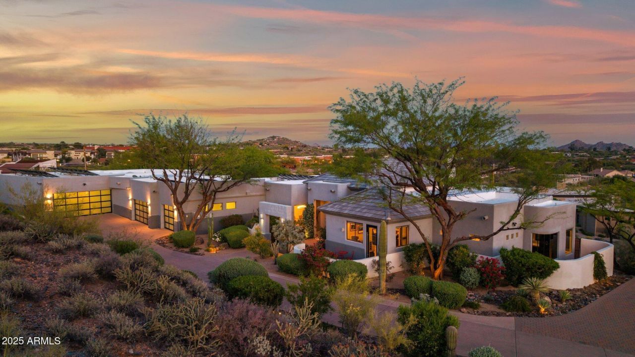 37221 N Holiday Lane, Carefree, AZ 85377 Main Photo