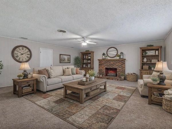 1201 N Holland Street, De Leon, TX 76444