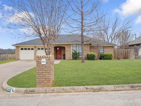 602 Hillside Drive, Kennedale, TX 76060