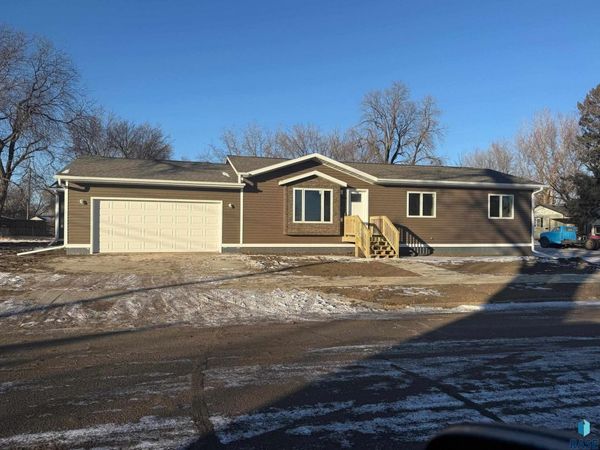 2400 W Bailey St, Sioux Falls, SD 57104