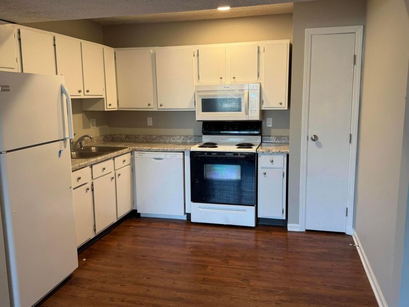 7891 Thornfield Lane, Unit 48, Columbus, OH 43235 Photo 9