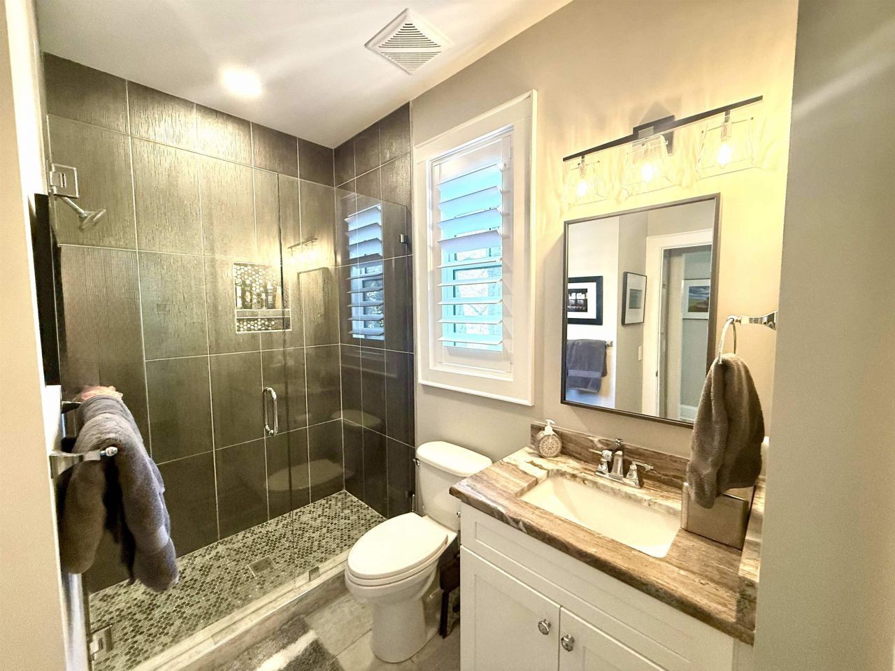 125 East Bay St. Photo 13