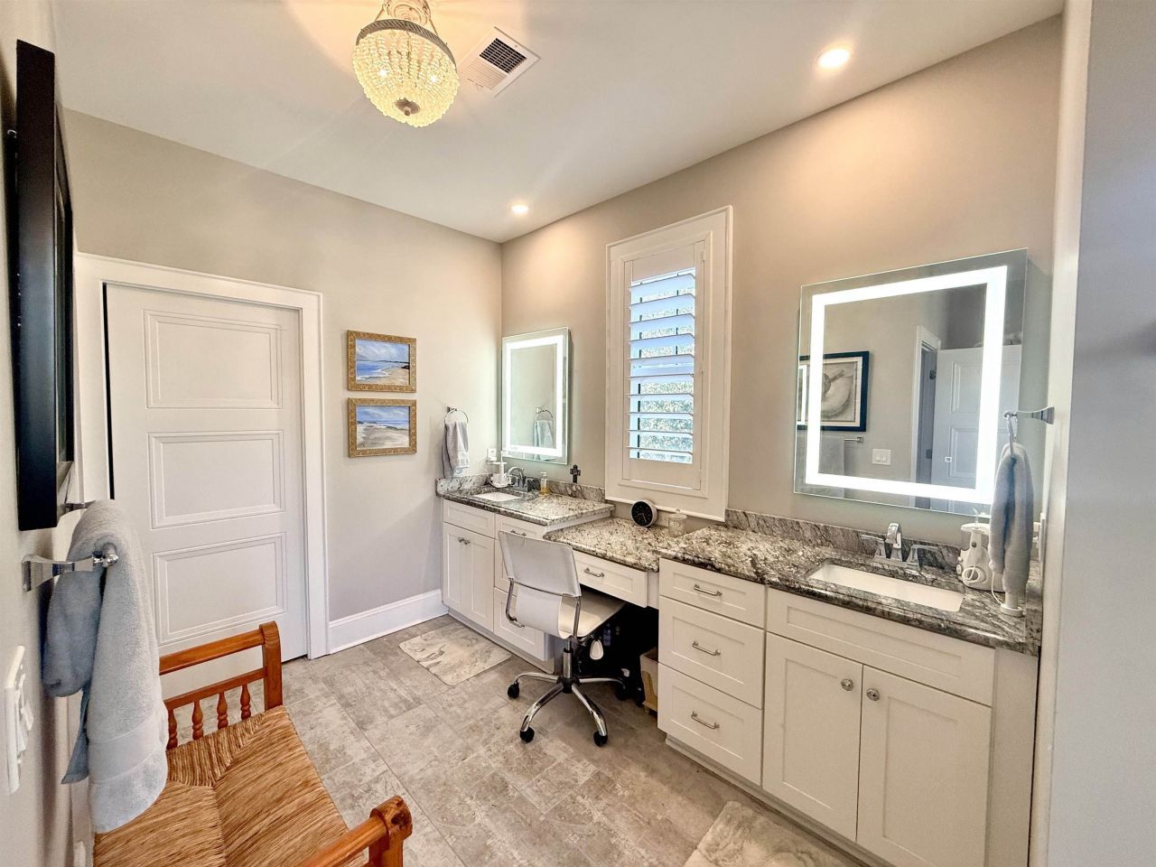 125 East Bay St. Photo 32