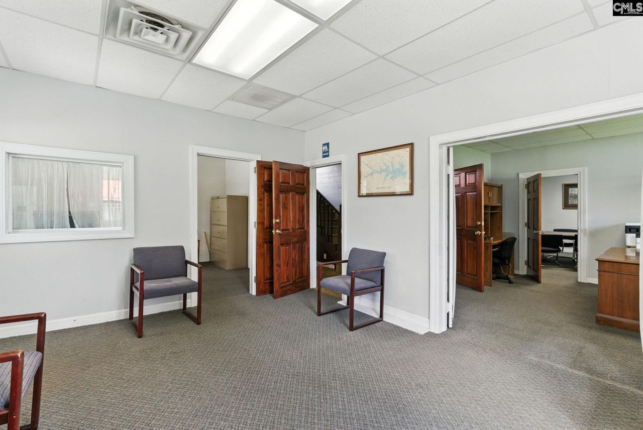 208 N Main  Photo 10