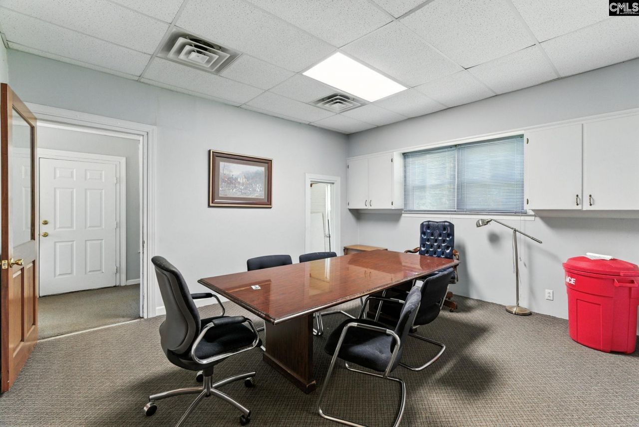 208 N Main  Photo 17