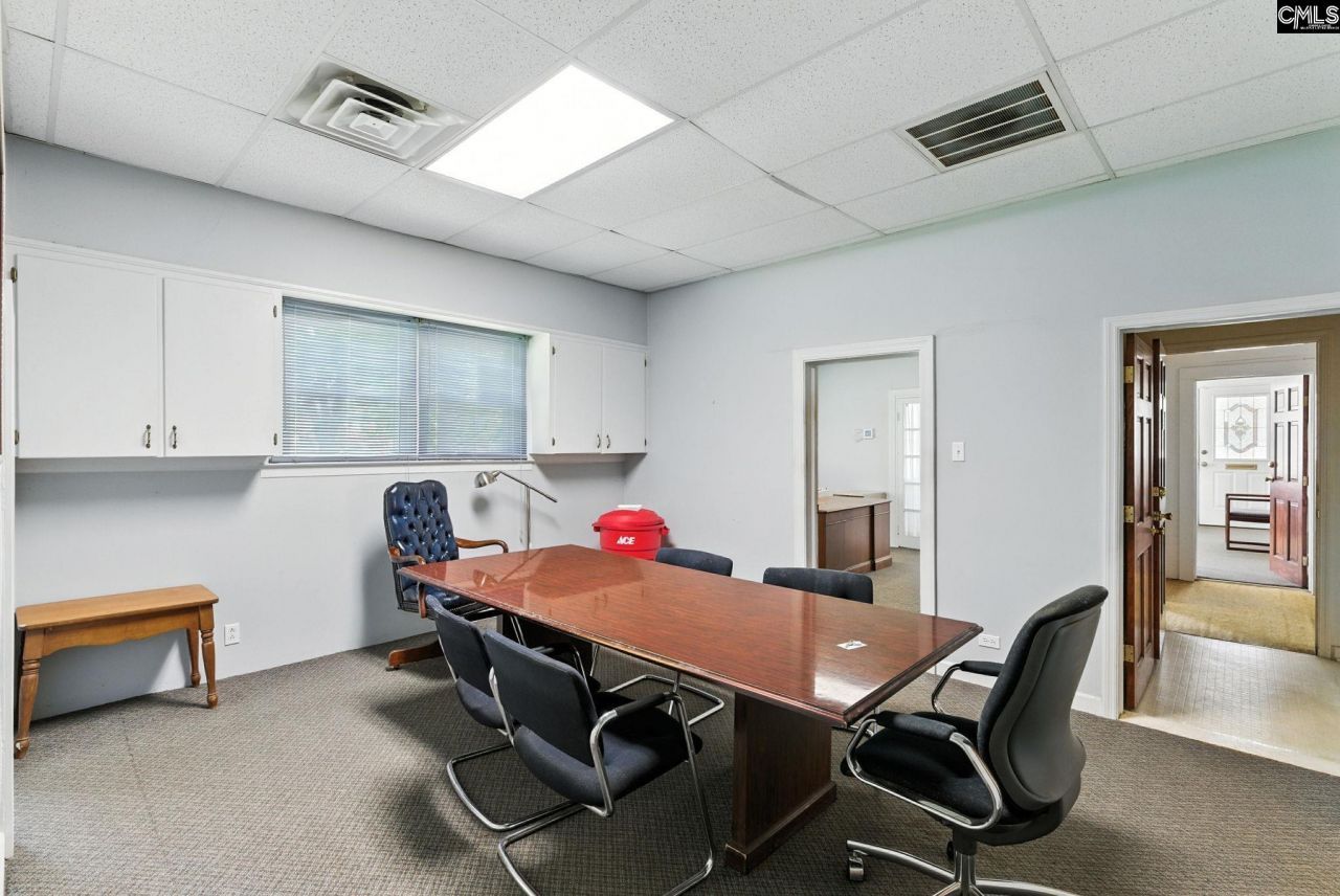 208 N Main  Photo 18