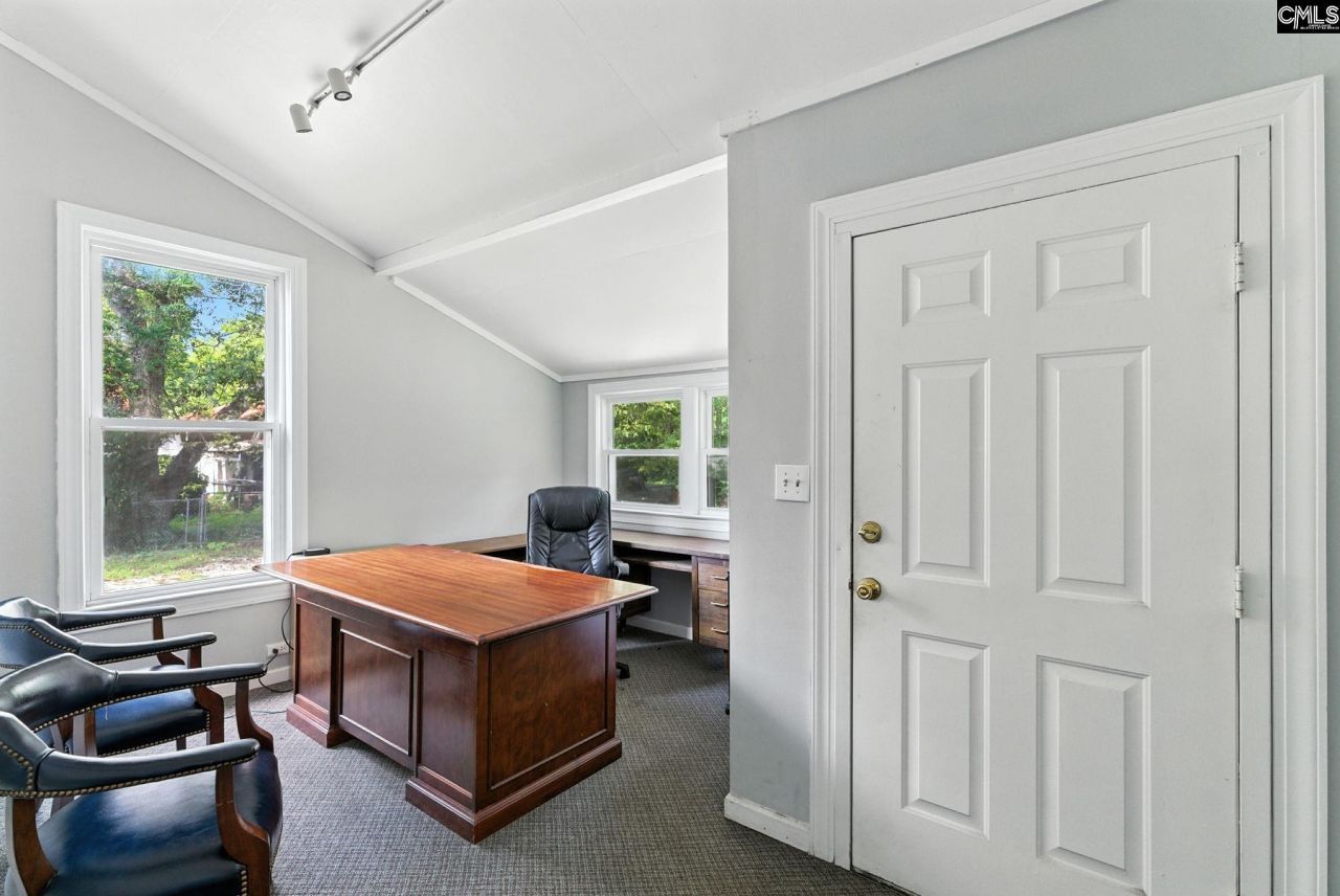 208 N Main  Photo 22