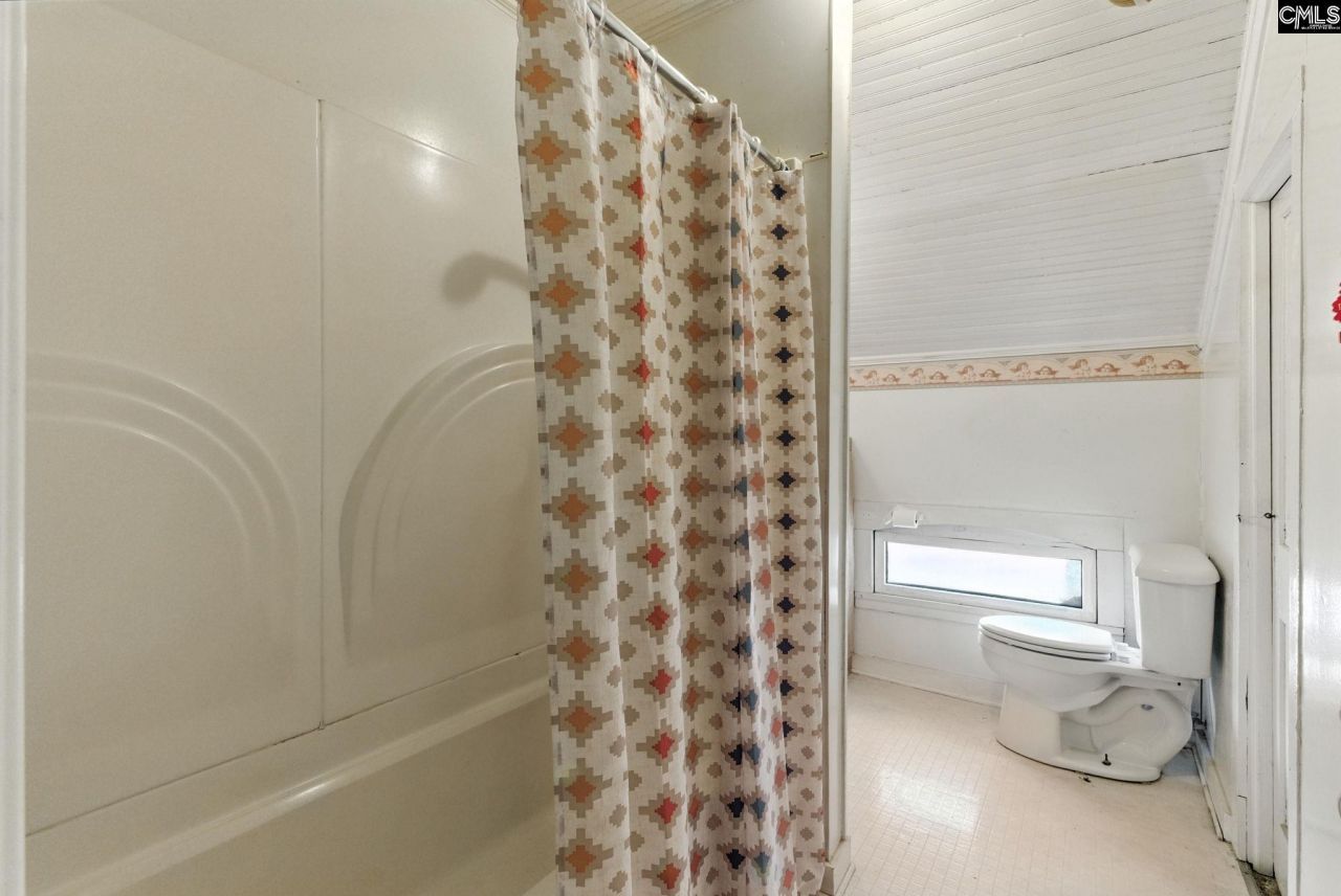 208 N Main  Photo 28