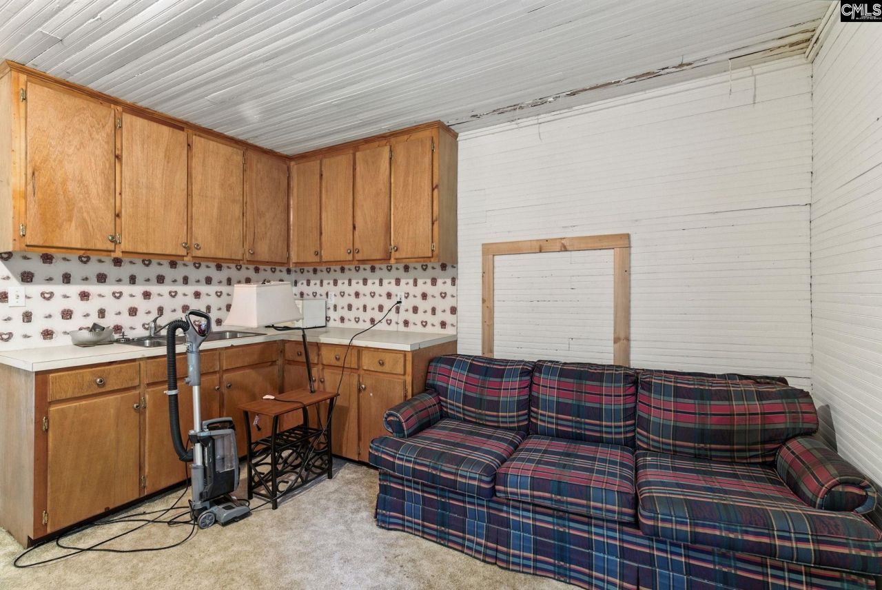 208 N Main  Photo 31