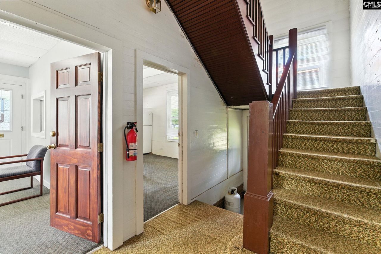 208 N Main  Photo 32