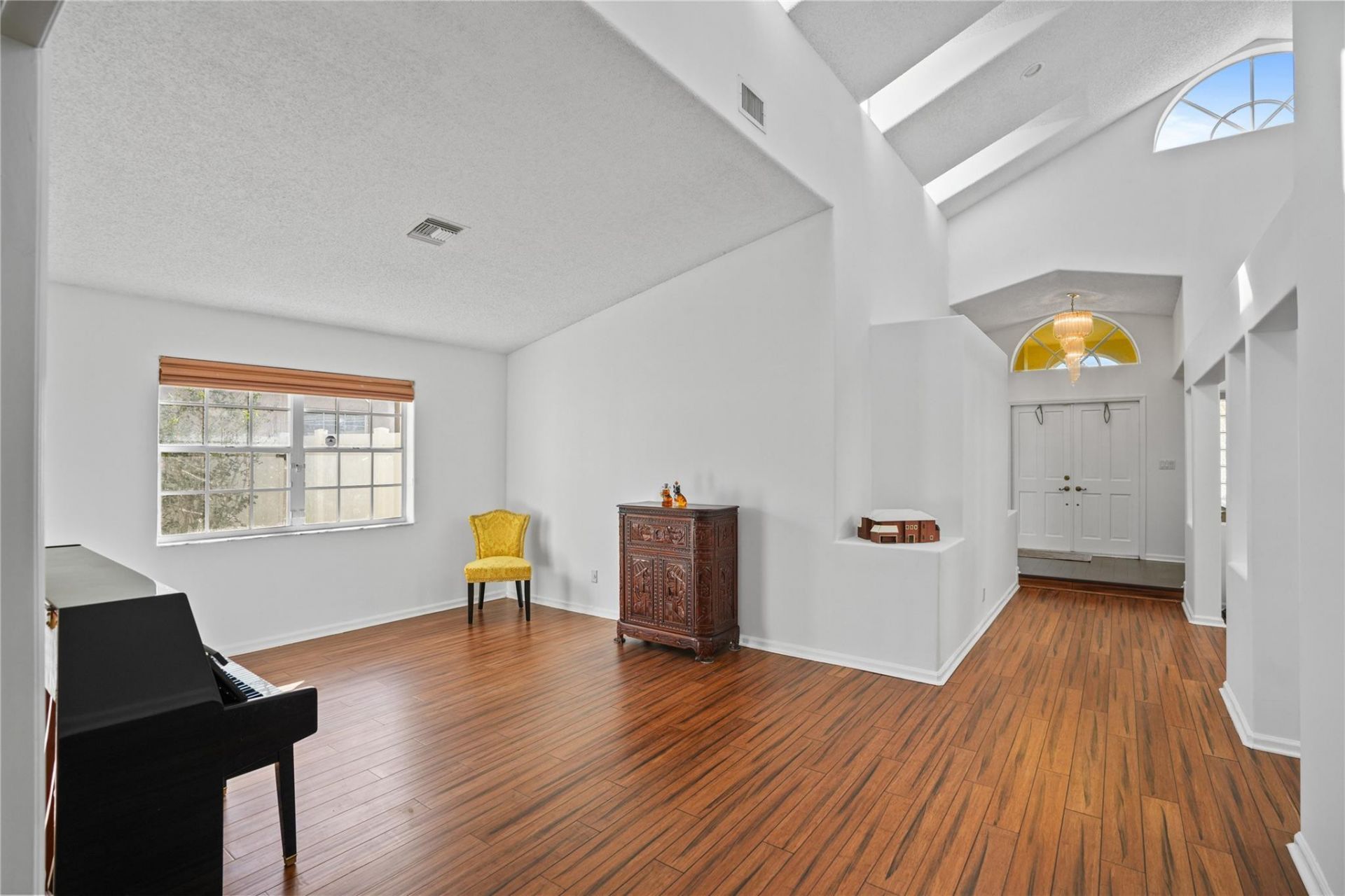 955 NW 202nd Avenue, Pembroke Pines, FL 33029 Photo