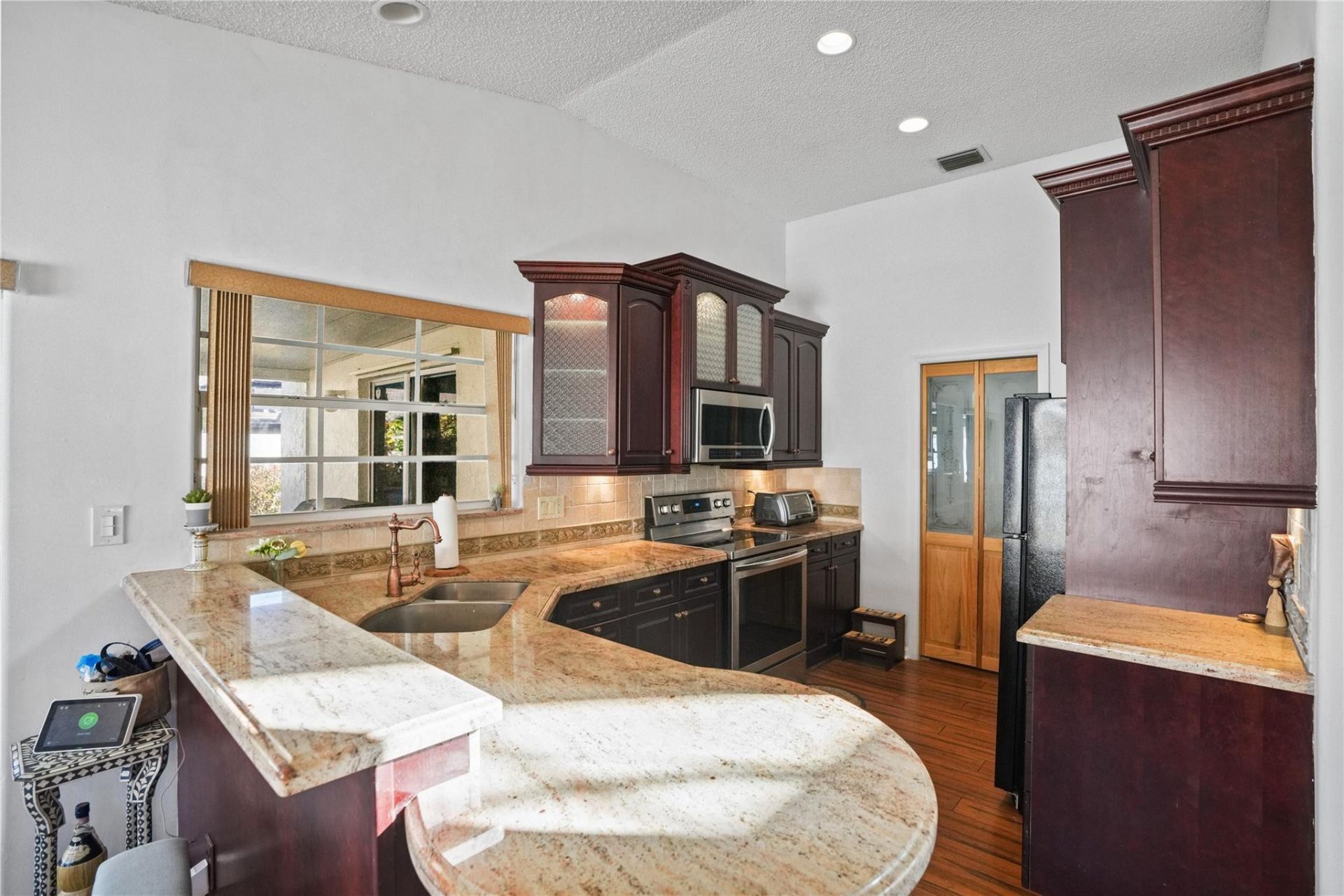 955 NW 202nd Avenue, Pembroke Pines, FL 33029 Photo