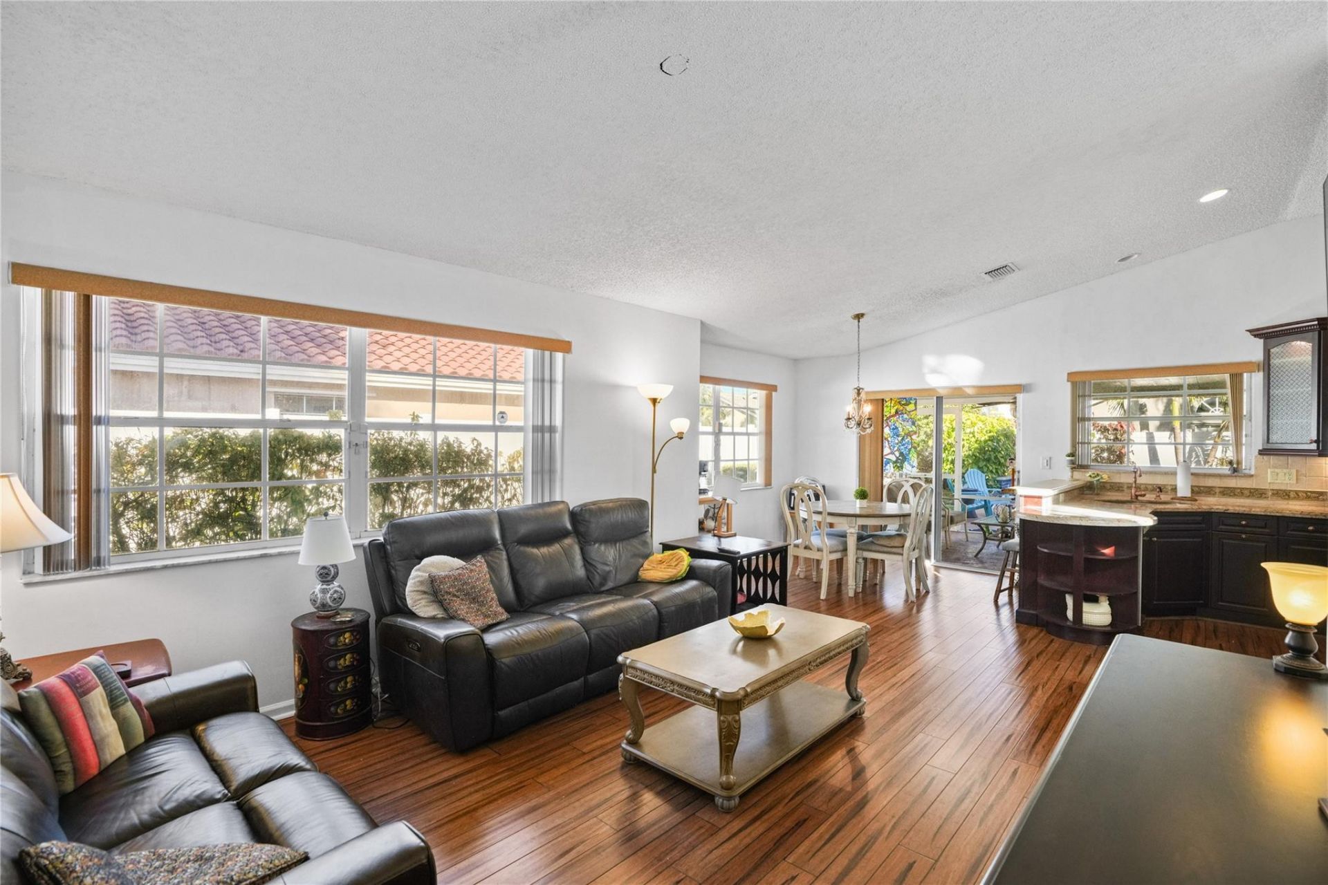 955 NW 202nd Avenue, Pembroke Pines, FL 33029 Photo