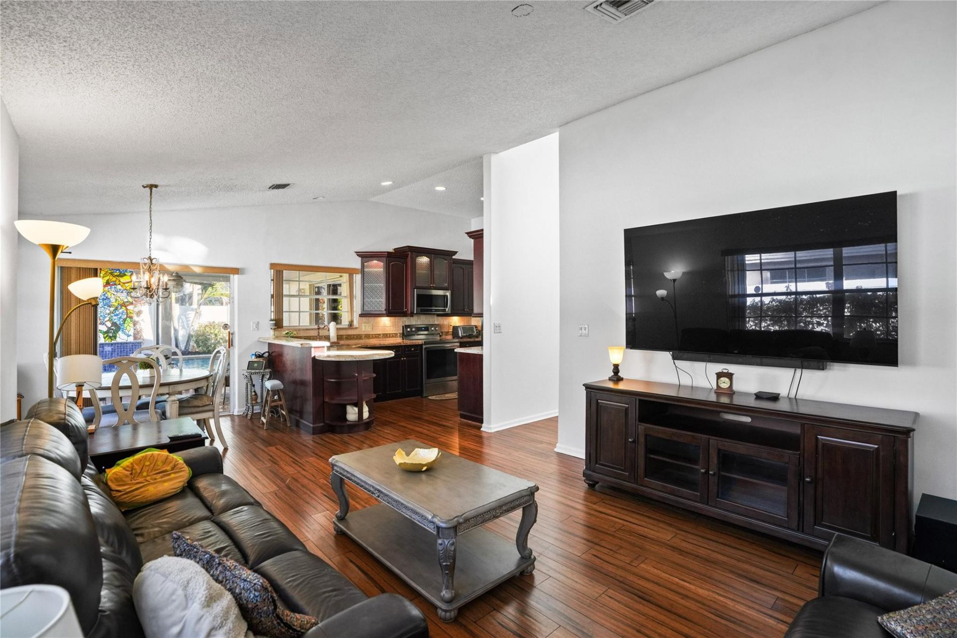 955 NW 202nd Avenue, Pembroke Pines, FL 33029 Photo