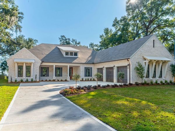 191 W Miracle Strip Parkway, Mary Esther, FL 32569