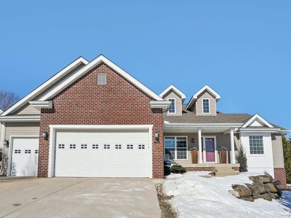 726 Greystone Lane, Middleton, WI 53562