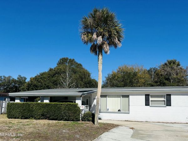 11749 SURFWOOD Avenue, Jacksonville, FL 32246