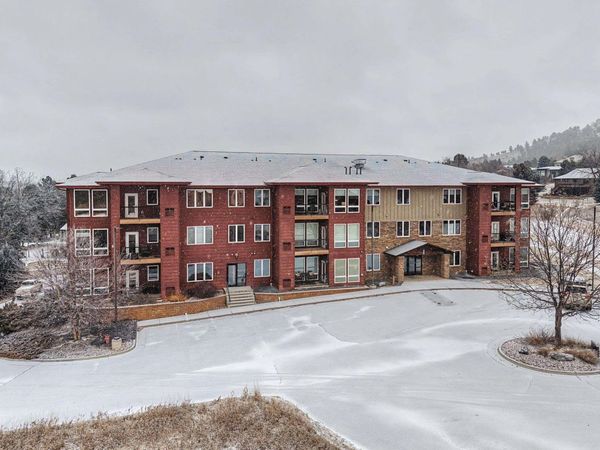 4031 FAIRWAY HILLS DR, Rapid City, SD 57702