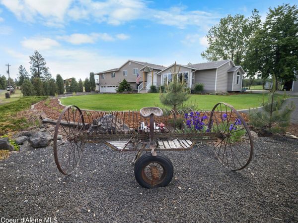 10916 E Rinear Rd, Valleyford, WA 99036