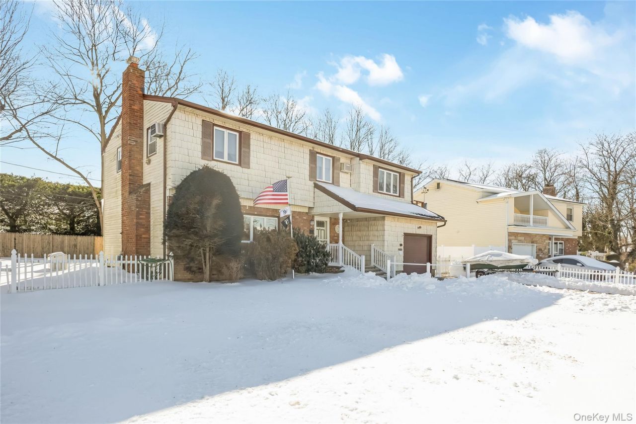 10 Leanore Drive, Farmingdale, NY 11735 Main Photo