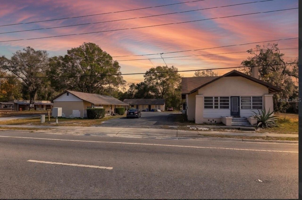 1757 N Woodland Boulevard, Deland, FL 32720 Main Photo