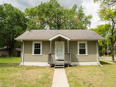 3555 Queen Avenue N, Minneapolis, MN 55412