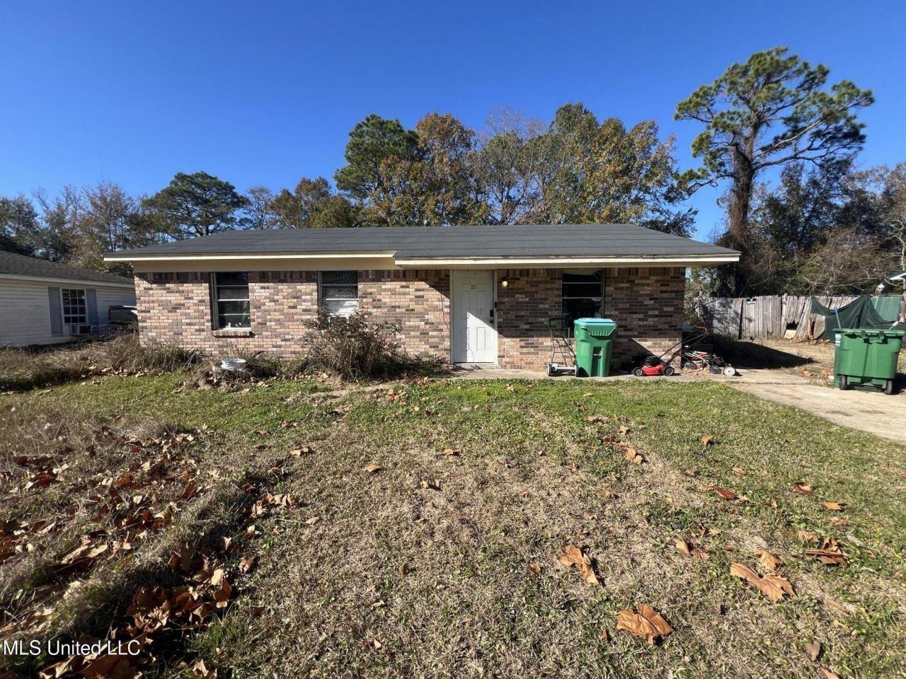 6613 Columbus Circle, Ocean Springs, MS 39564 Main Photo