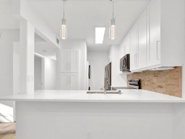 3402 Gardens East Drive, Unit 19a, Palm Beach Gardens, FL 33410