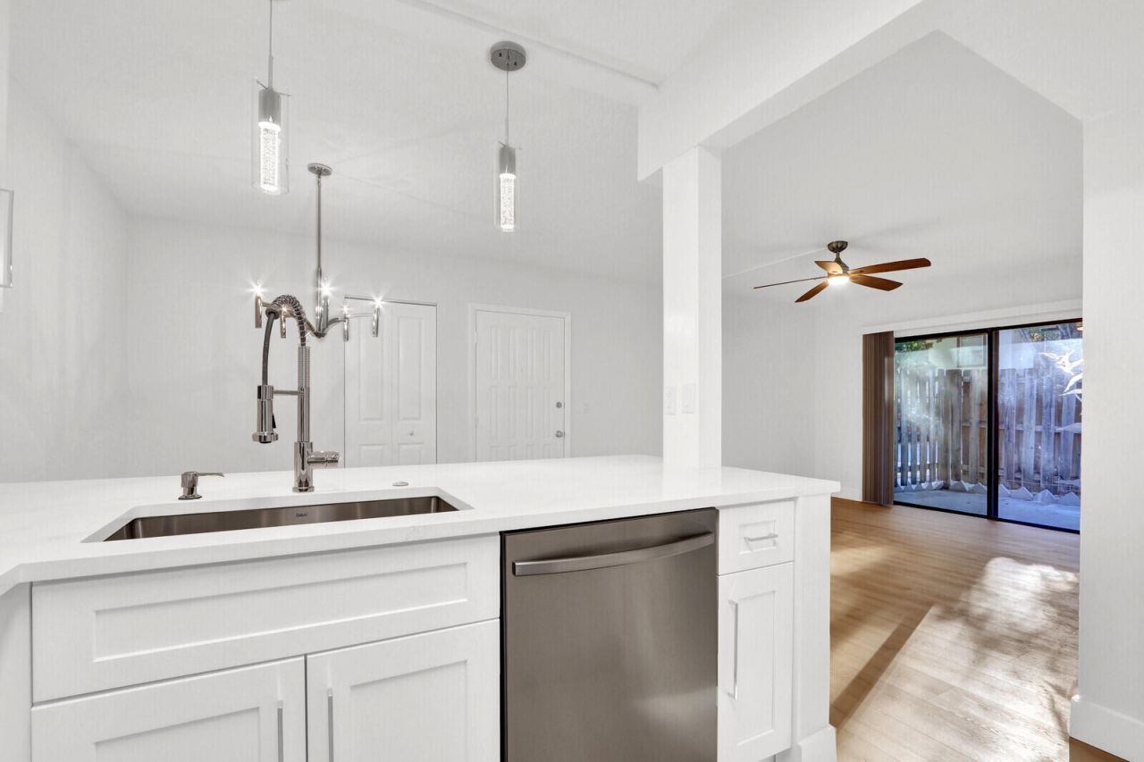 3402 Gardens East Drive, Unit 19a, Palm Beach Gardens, FL 33410 Photo