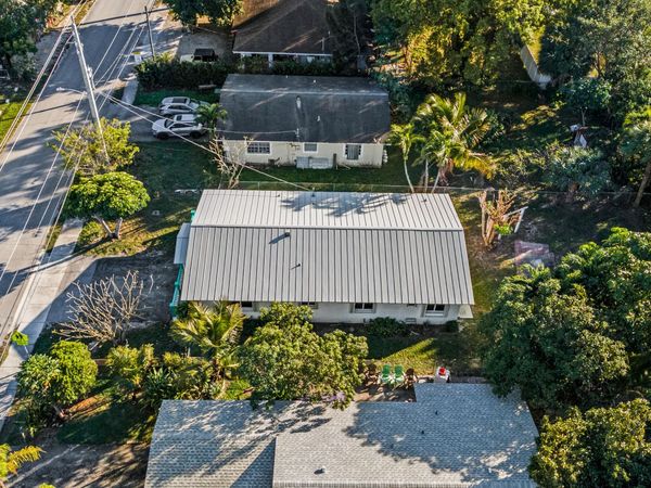 3443 NE 3rd Avenue, Oakland Park, FL 33334