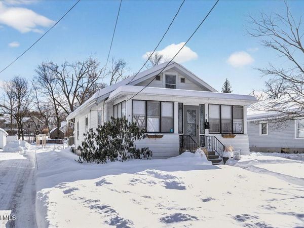 5 Bloomingdale Avenue, East Greenbush, NY 12061