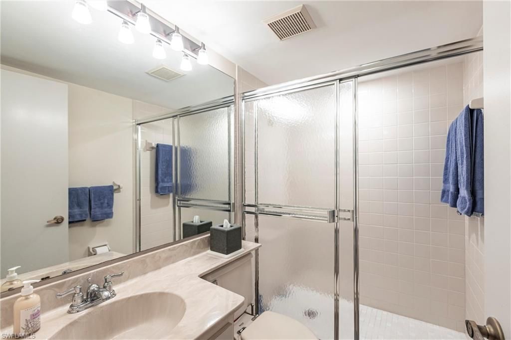 5665 Trailwinds Dr, Unit 615, Fort Myers, FL 33907 Photo