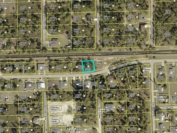 2031/2033 E 12th ST, LEHIGH ACRES, FL 33972