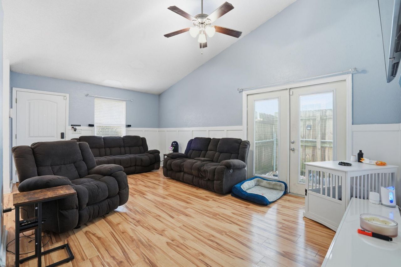 1225 Maryland Drive Photo 4