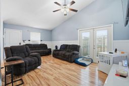 1225 Maryland Drive photo 4